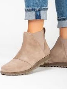 Sorel Taupe Suede Chelsea Booties